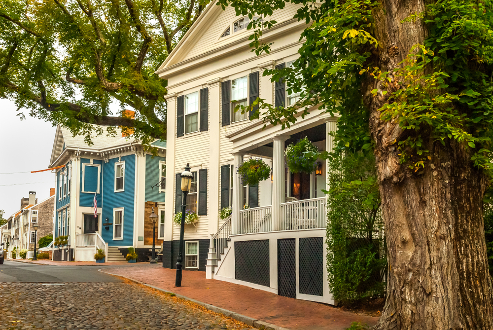 Nantucket Honeymoon Guide: Beaches, History, Shopping, and Seafood 4 How To Honeymoon