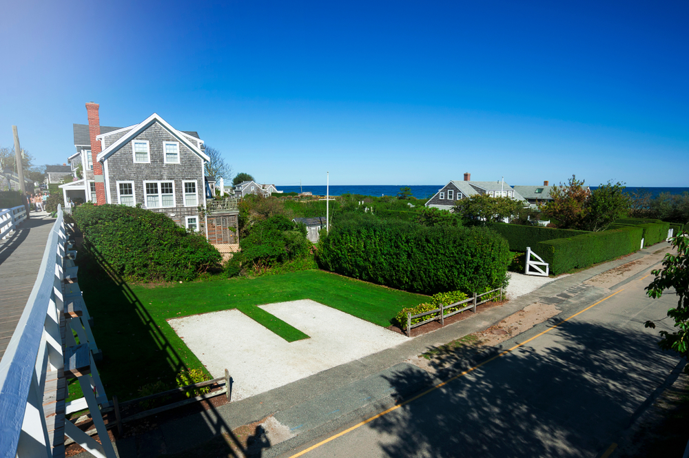 Nantucket Honeymoon Guide: Beaches, History, Shopping, and Seafood 3 How To Honeymoon
